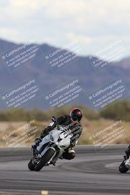 media/Nov-16-2025-Race Pace (Sun) [[8c5fa54630]]/Non Verified Riders (1st 20 Minutes)/5-Turn 15 (110pm)/